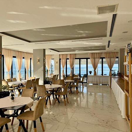 Hotel Britania Влёра Экстерьер фото