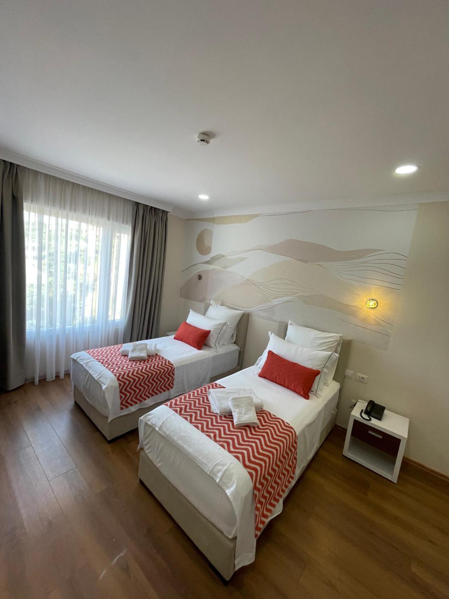 Hotel Britania Влёра Номер фото