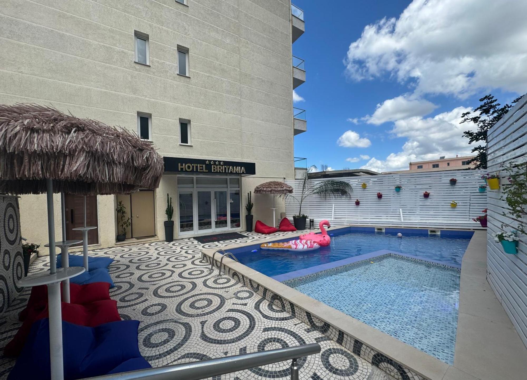Hotel Britania Влёра Экстерьер фото